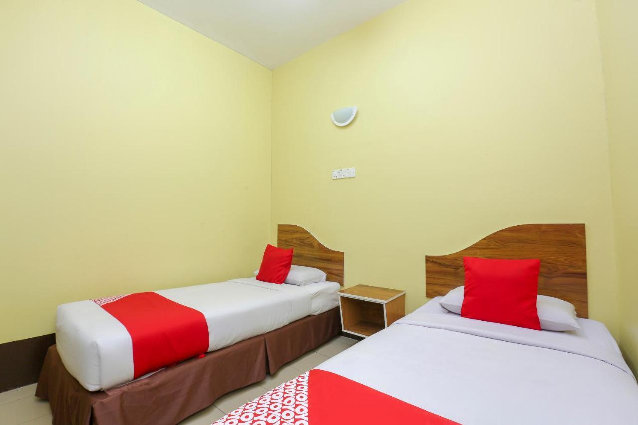 Oyo 90162 Aj Hotel Kuala Berang Zewnętrze zdjęcie